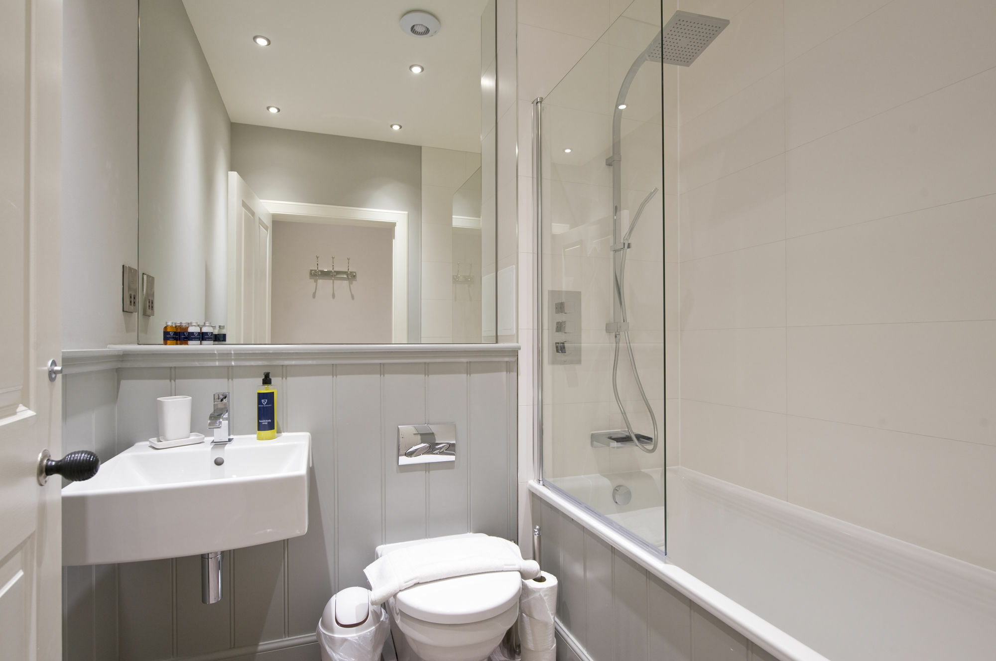 No1 Apartments Edinburgh - George IV Bridge المظهر الخارجي الصورة